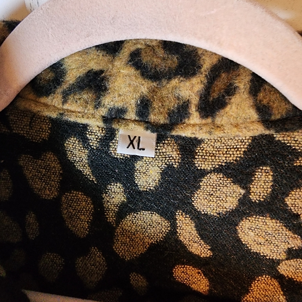 Leopard Print Button-Up Jacket - Picture 7 of 8